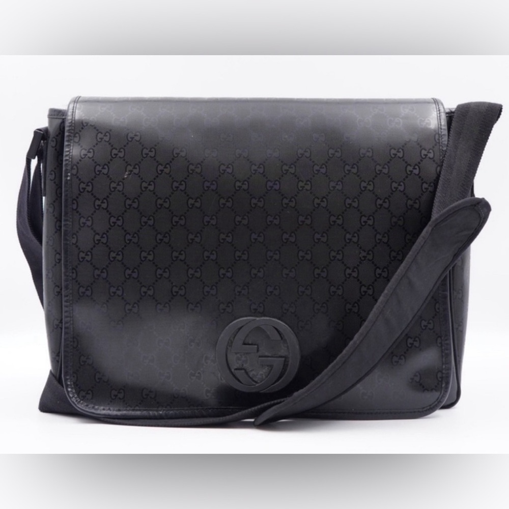 Authentic black Gucci GG messenger, please look the pictures carefully